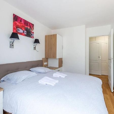 Milly Apartment Next To Disneyland Bmyguest Шеси Экстерьер фото