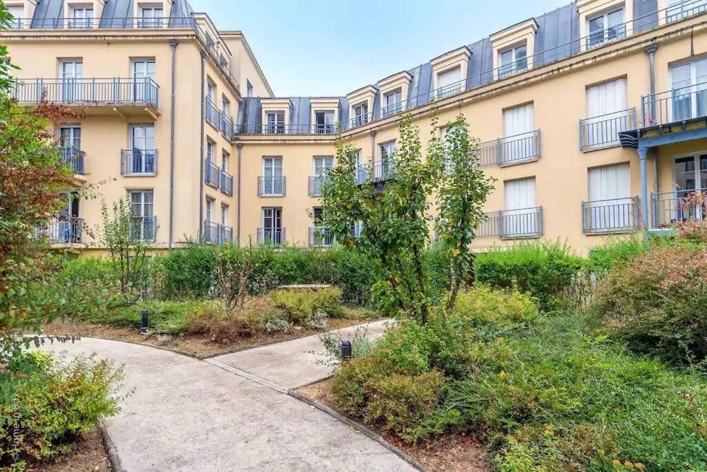 Milly Apartment Next To Disneyland Bmyguest Шеси Экстерьер фото